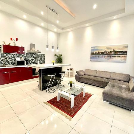 Amazing Swedish 3 Rooms Apartment In The City Center Budapest Exterior photo
