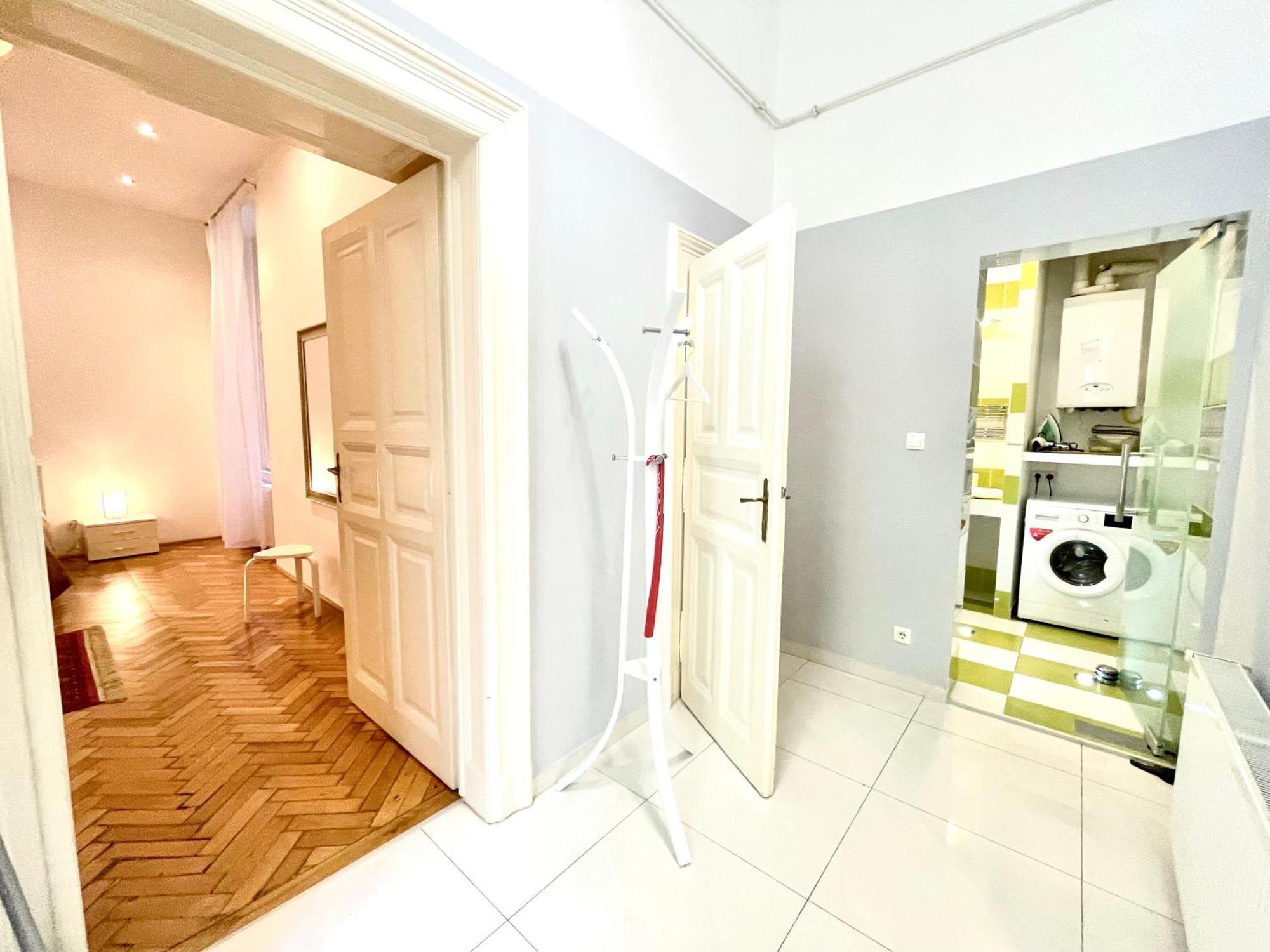 Amazing Swedish 3 Rooms Apartment In The City Center Budapest Exterior photo