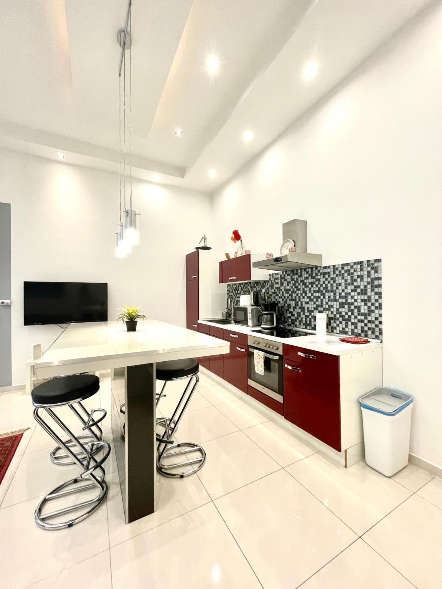 Amazing Swedish 3 Rooms Apartment In The City Center Budapest Exterior photo