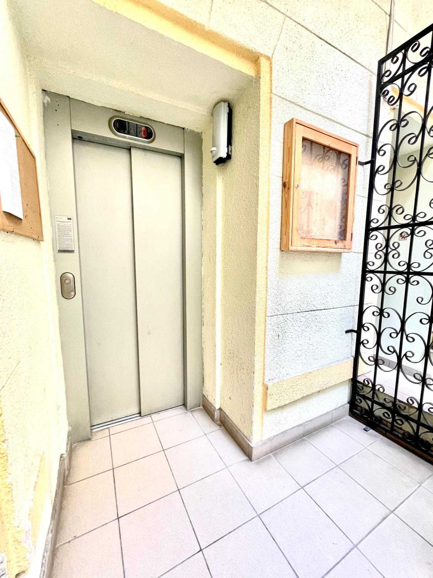 Amazing Swedish 3 Rooms Apartment In The City Center Budapest Exterior photo