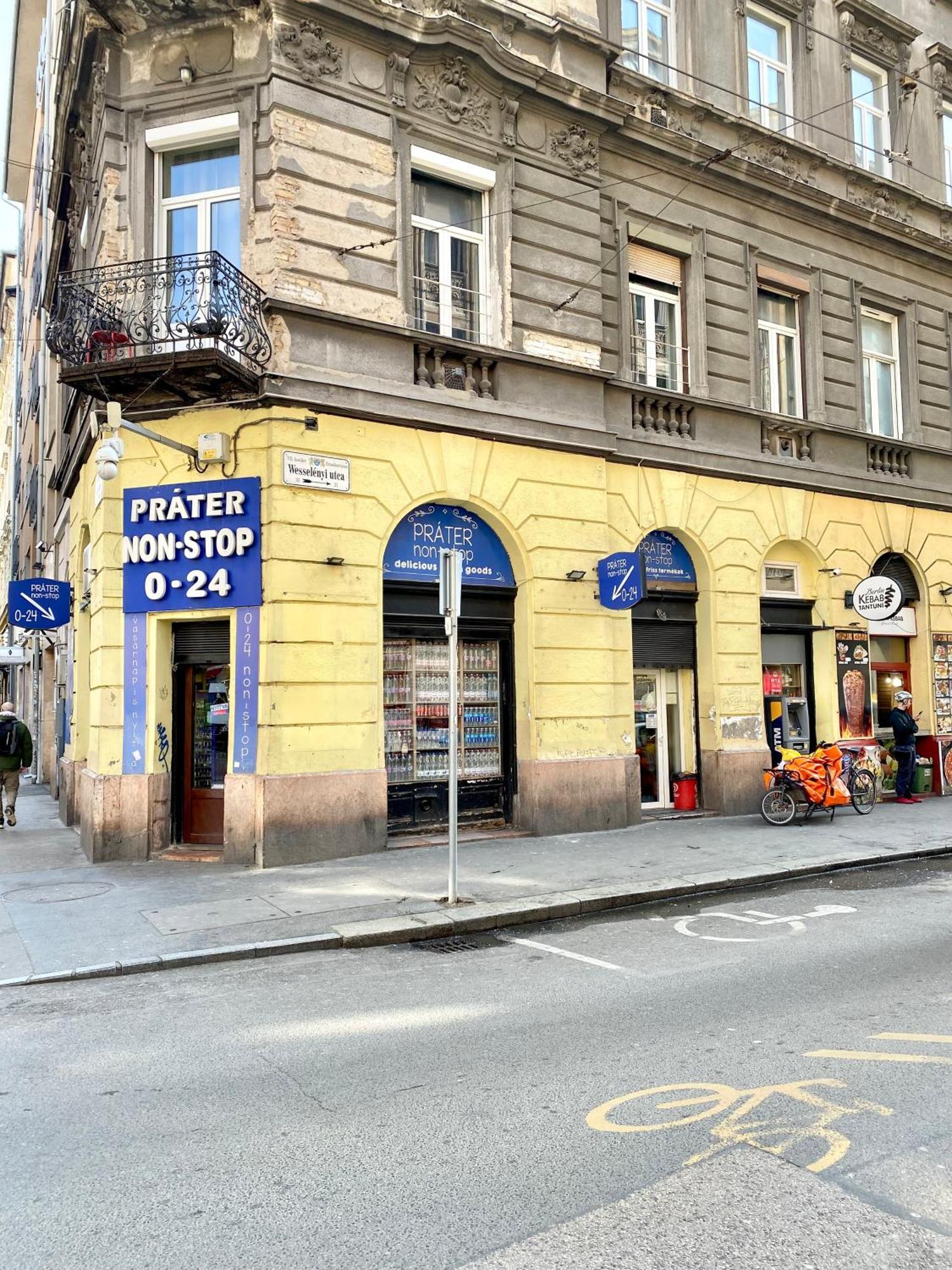 Amazing Swedish 3 Rooms Apartment In The City Center Budapest Exterior photo